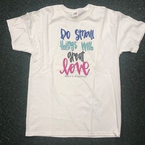 NEW white T-shirt with design